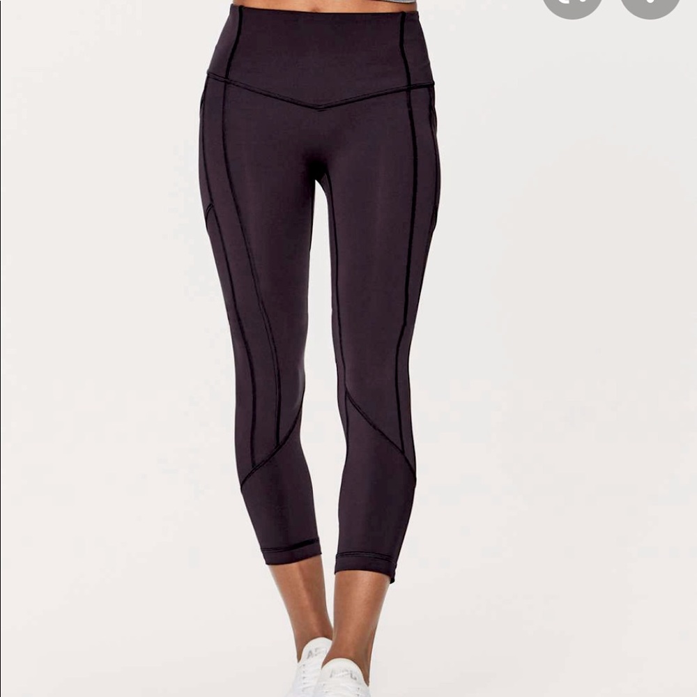 Lululemon all the right places crop | size 6